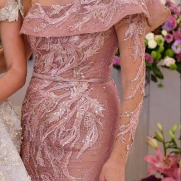 Evening dress - Picture 2 of 8